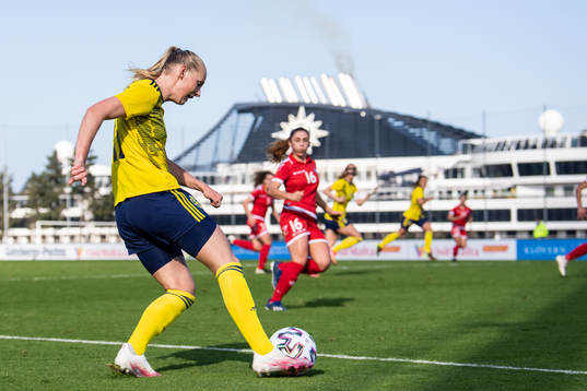 Stina Blackstenius of Sweden