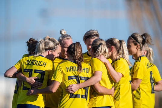 Nathalie Björn of Sweden celebrate with teammates