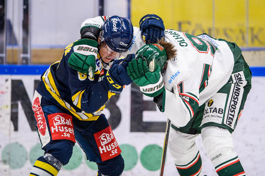 Södertäljes Axel Andersson och Tingsryds Gustav Olhaver i