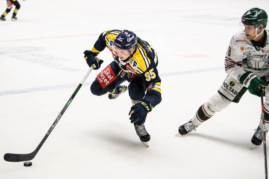 Södertäljes Nick Olesen och Tingsryds Martin Janolhs