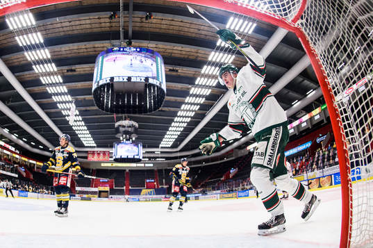 Tingsryds Filip Cederqvist jublar