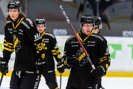 s Alexander Svensson deppar med lagkamrater