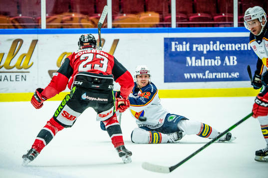 Djurgårdens Manuel Ågren mot Malmö Redhawks Christoffer