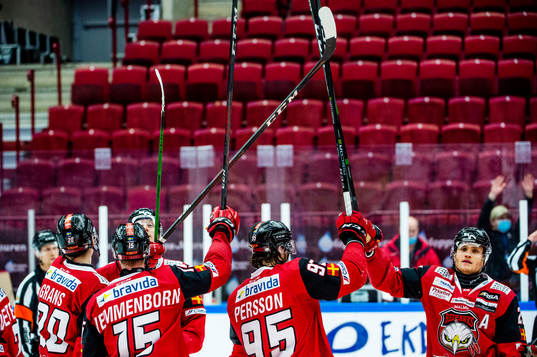 Malmö Redhawks Christoffer Forsberg jublar med