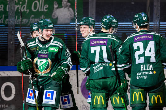 Färjestads Jakob Forsbacka Karlsson jublar