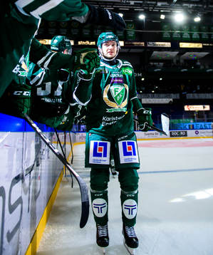 Färjestads Jakob Forsbacka Karlsson jublar