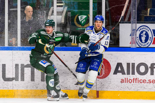 Färjestads Linus Arnesson och Leksands Fredrik Forsberg