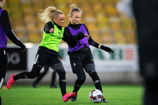 Moa Skoglund och Linn Sångberg