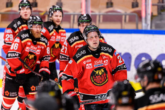 Luleås Juhani Tyrväinen jublar