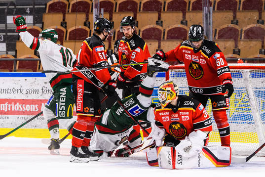 Luleås målvakt Joel Lassinantti deppar