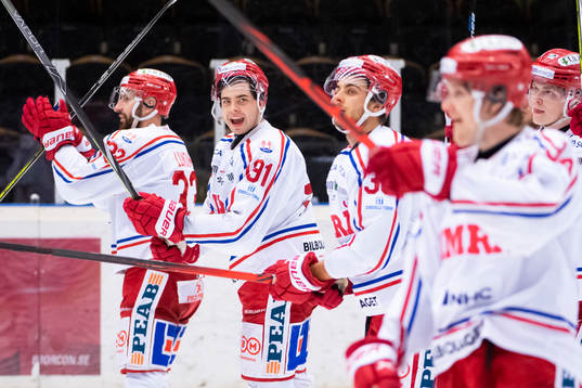 Timrås Viktor Lodin jublar