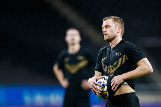s Sebastian Larsson