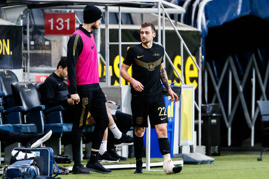 s Filip Rogic med bandage kring foten
