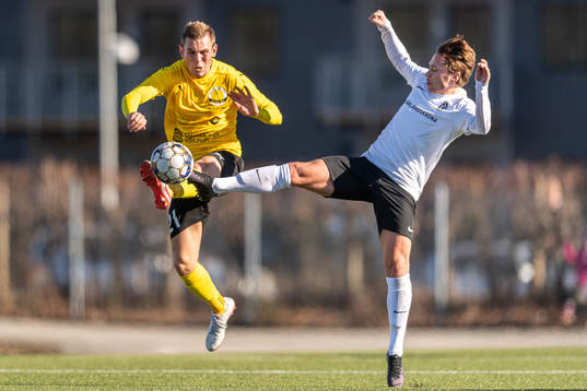 Mjällbys Adam Petersson mot Landskronas Filip Ottosson