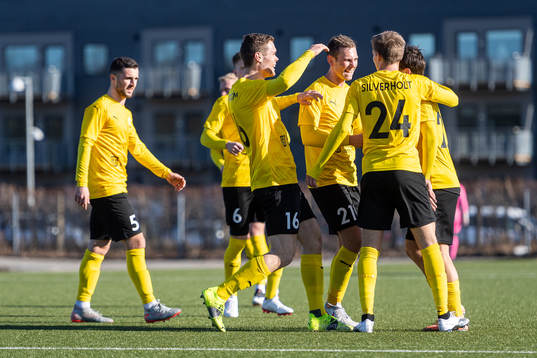 Mjällbys spelare jublar