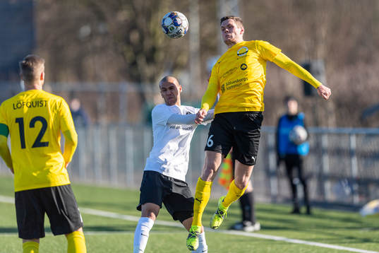 Landskronas Sumar Almadjed och Mjällbys Jacob Bergström