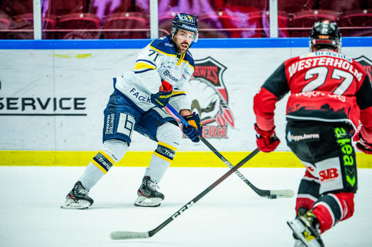 s Linus Fröberg mot Malmö Redhawks Ponthus Westerholm