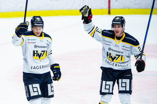 s Simon Önerud jublar med Arttu Ilomäki