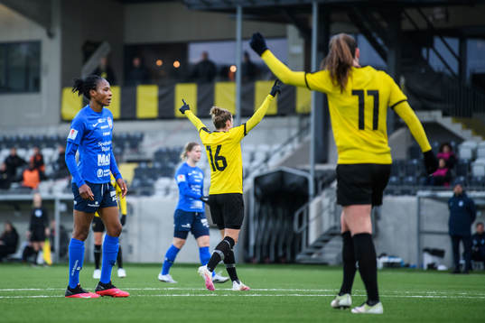 Häckens Filippa Angeldahl jublar