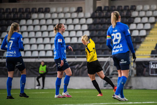 Häckens Stina Blackstenius jublar