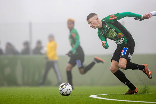 Varbergs Rasmus Cronvall mot Örgrytes Abdoul Razak