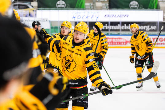 Skellefteås Oskar Nilsson jublar