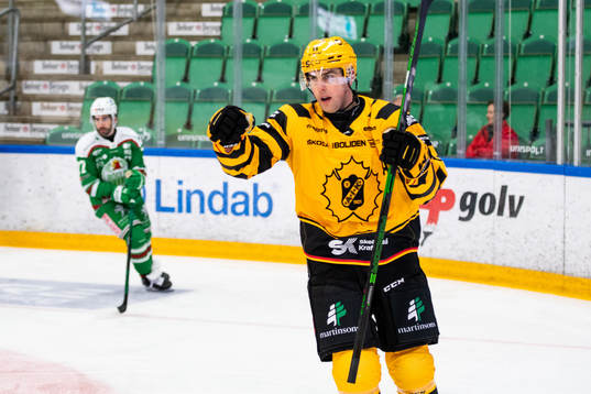 Skellefteås Joakim Lindström jublar