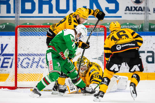 Rögles Leon Bristedt och Skellefteås målvakt Gustaf