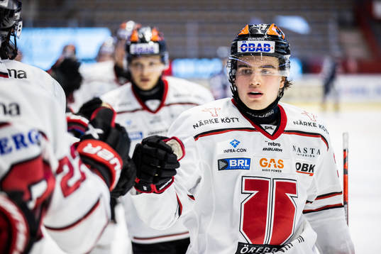 Örebros Glenn Gustafsson jublar