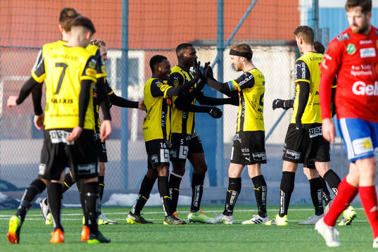 Häckens spelare jublar