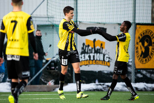 Häckens Alexander Jeremejeff har gjort 0-3 och jublar med