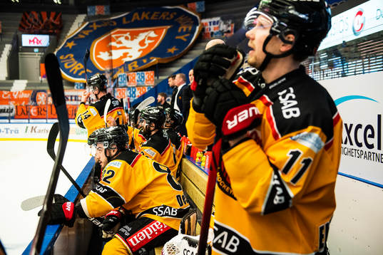 Luleås Chris Desousa och Petter Emanuelsson deppar