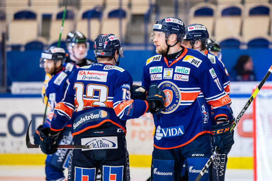 Växjös Ilari Melart jublar