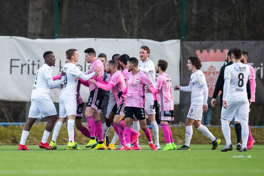 Helsingborgs Alhaji Gero och Dennis Olsson i bråk med