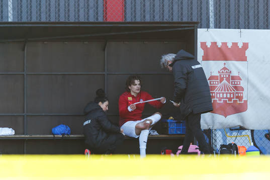 Helsingborgs Brandur Hendriksson Olsen får vård