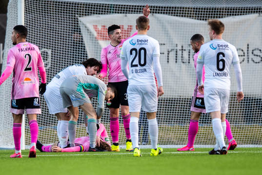 Dalkurds Christoffer Styffe blir liggandes