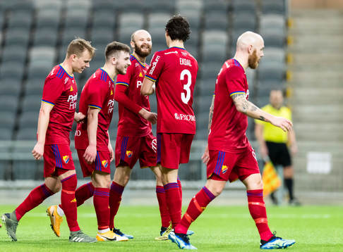 Djurgårdens Curtis Edwards (m) gör 3-0 och jublar med