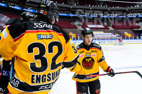 Luleås Filip Hållander jublar