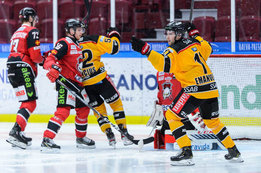 Luleås Petter Emanuelsson jublar