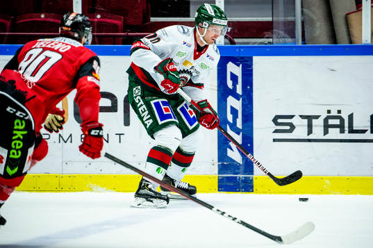 Frölundas Christoffer Ehn mot Malmö Redhawks Joseph Veleno