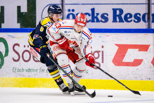 Södertäljes Lucas Nordsäter och Timrås Hugo Reinhardt