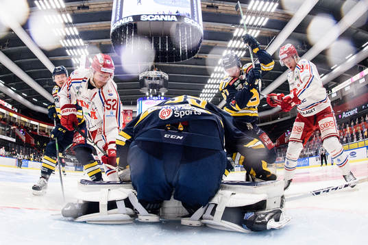 Timrås Christopher Liljewall och Sebastian Hartmann mot
