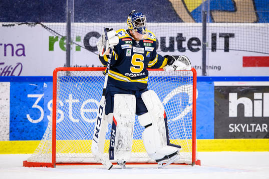 Södertäljes målvakt Jussi Rynnäs deppar