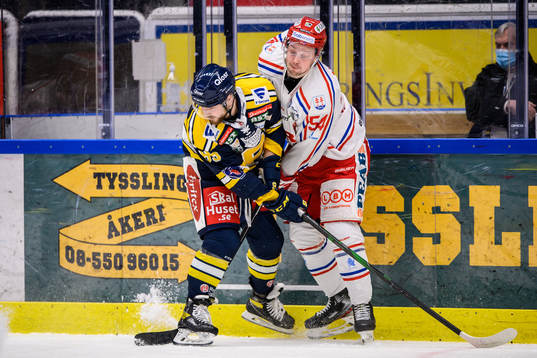 Södertäljes Anton Blomberg och Timrås Jonathan Dahlén