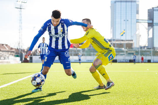 IFK Göteborg Alexander Jallow och Sundsvalls Dennis Olsson