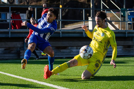 IFK Göteborgs Hosam Aiesh och Sundsvalls Linus Hallenius