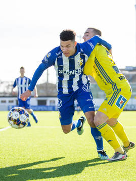 IFK Göteborgs Alexander Jallow och Sundsvalls Dennis Olsson