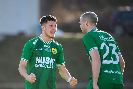 Hammarbys Jon Gudni Fjoluson jublar med Astrit Selmani