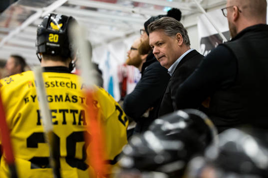 Västerås assisterande tränare Lars Ivarssonunder