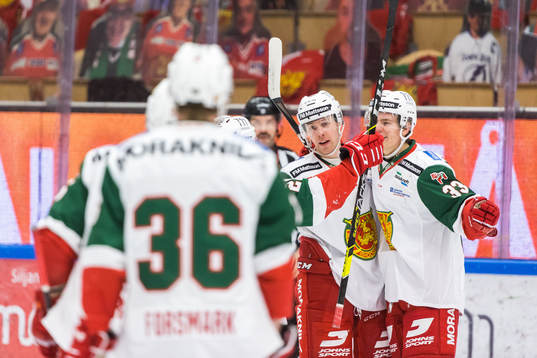 Moras Filip Lennström jublar